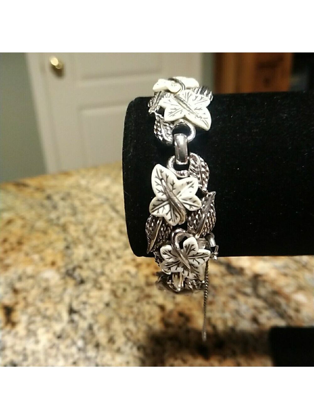 Boucher Silver Plated and White Glass Ivy Leaves Link Bracelet circa 1950s